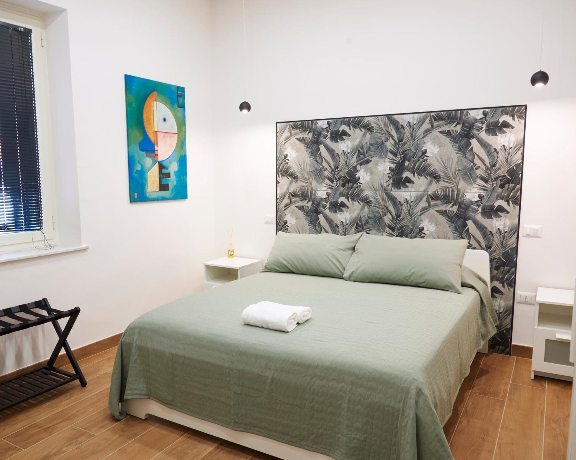 Cammarhouse * Naples