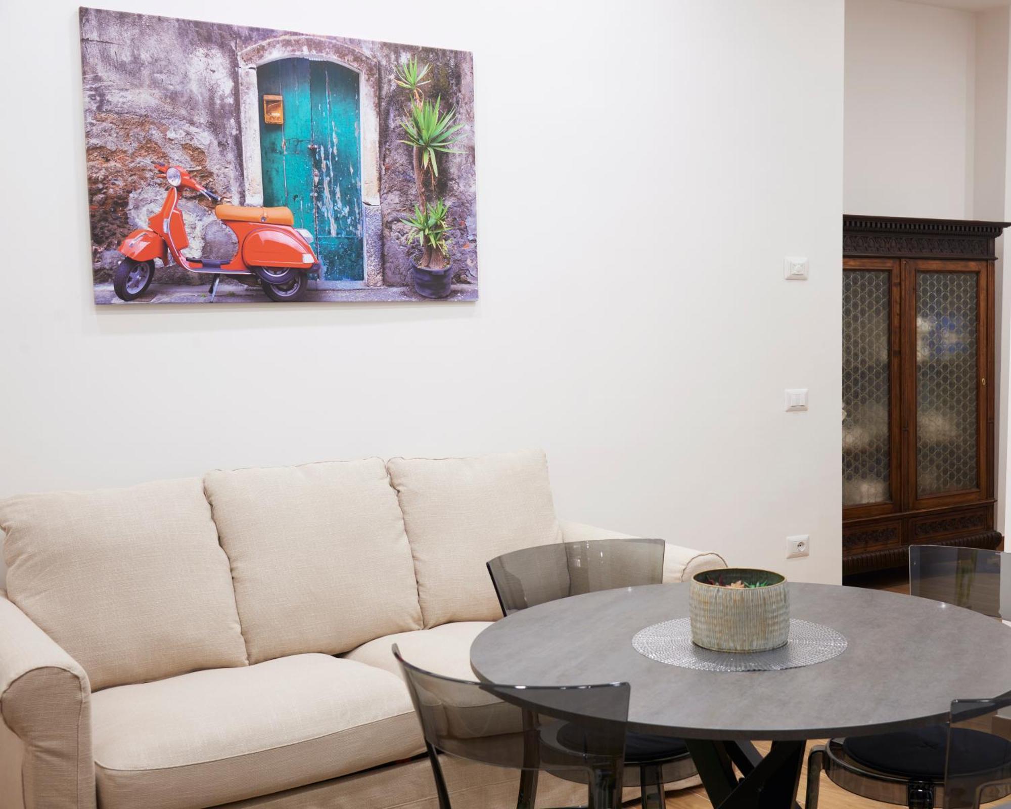 Cammarhouse * Naples